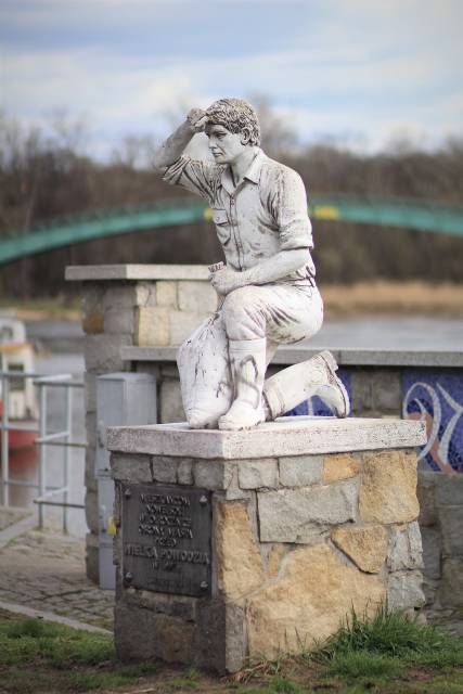 Flood Survivor Monument